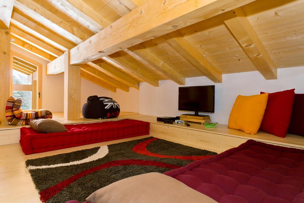 Chalet Isabelle Mountain Lodge 5 Star 5 Bedroom En Suite Sauna Jacuzzi Chamonix Room photo