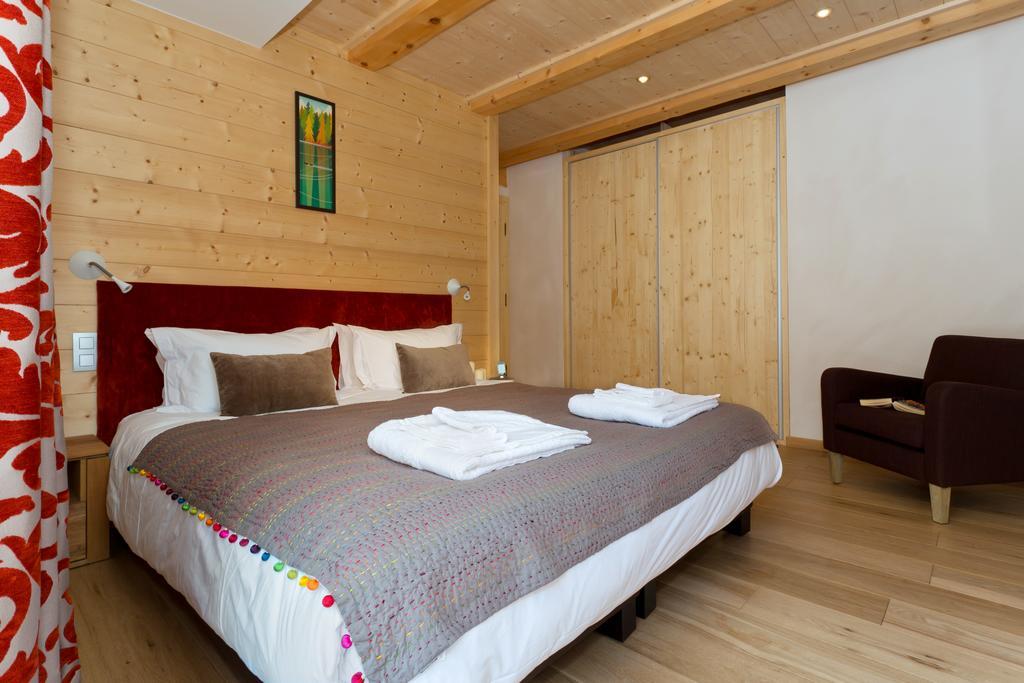 Chalet Isabelle Mountain Lodge 5 Star 5 Bedroom En Suite Sauna Jacuzzi Chamonix Room photo